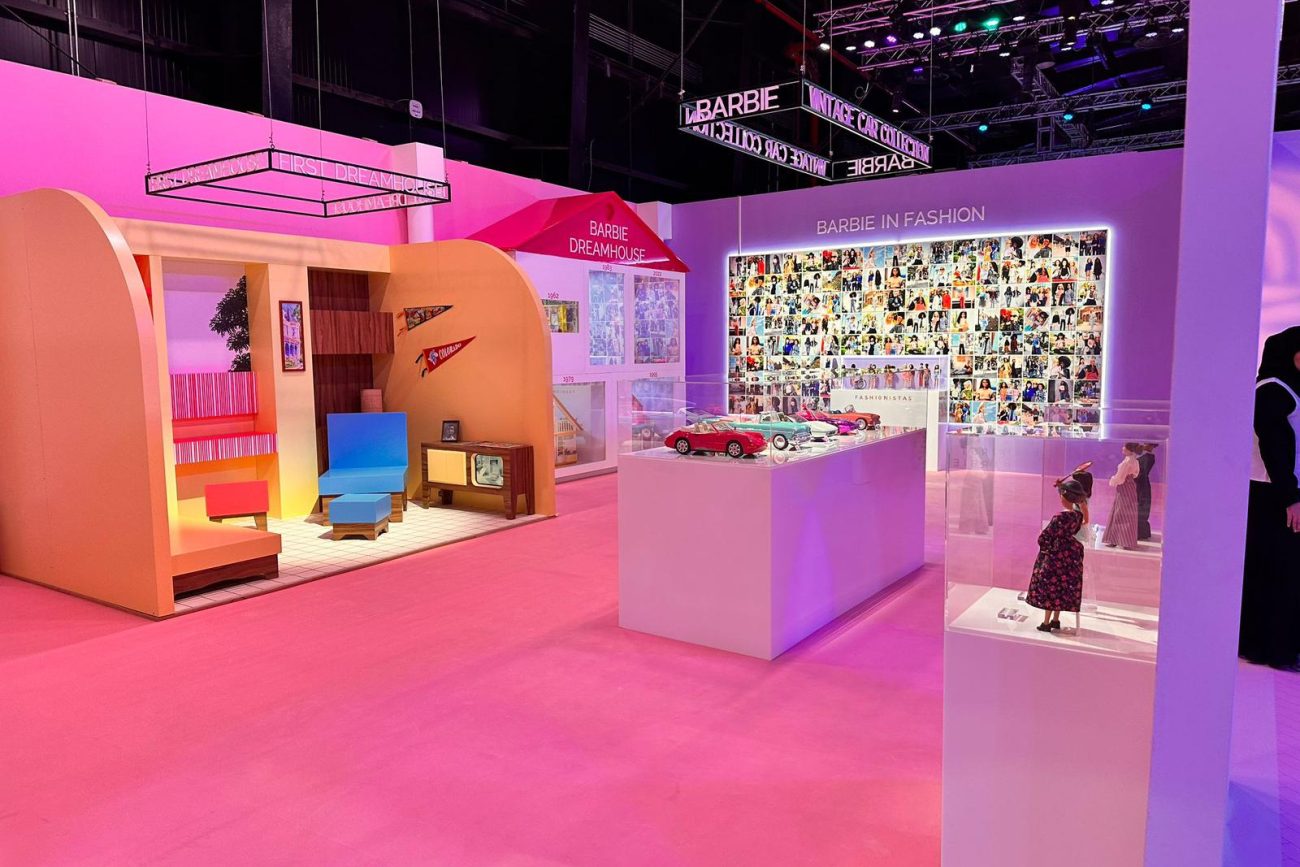 Custom-built World of Barbie experience set by N2 Creative was designed and installed for SELA in Saudi Arabia for Riyadh season. Our team specializes in creating bespoke, functional sets for films, TV shows, and events. Based in London, we bring creativity and precision to every project.