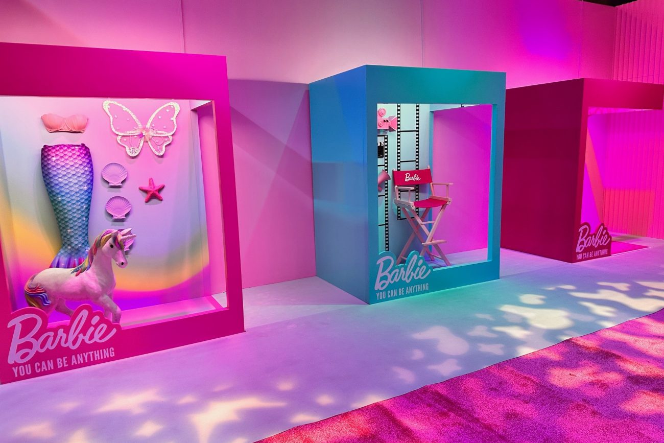 Custom-built World of Barbie experience set by N2 Creative was designed and installed for SELA in Saudi Arabia for Riyadh season. Our team specializes in creating bespoke, functional sets for films, TV shows, and events. Based in London, we bring creativity and precision to every project.