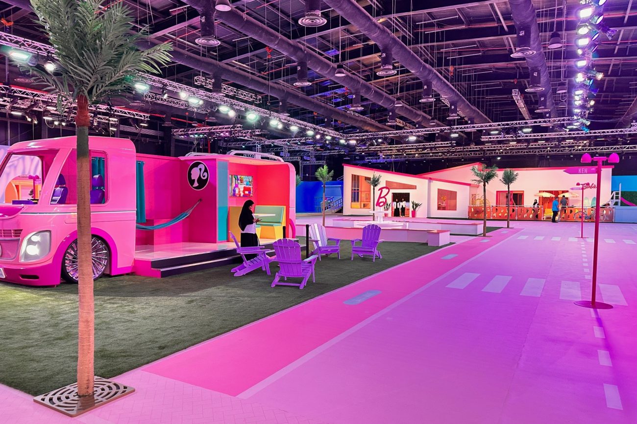 Custom-built World of Barbie experience set by N2 Creative was designed and installed for SELA in Saudi Arabia for Riyadh season. Our team specializes in creating bespoke, functional sets for films, TV shows, and events. Based in London, we bring creativity and precision to every project.
