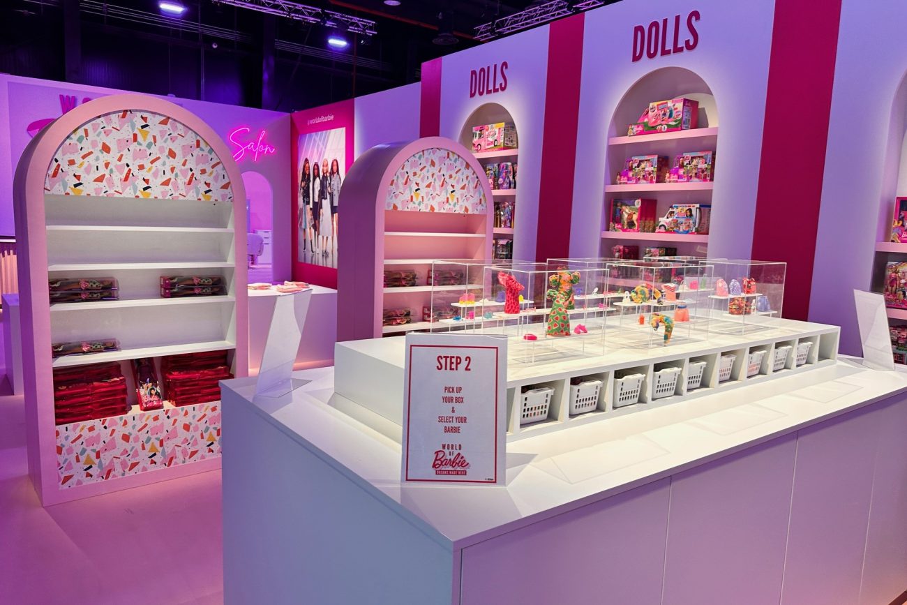 Custom-built World of Barbie experience set by N2 Creative was designed and installed for SELA in Saudi Arabia for Riyadh season. Our team specializes in creating bespoke, functional sets for films, TV shows, and events. Based in London, we bring creativity and precision to every project.
